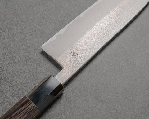 Hatsukokoro / Miyazaki Kajiya Ginsan(銀色 #3)大馬士革 220 毫米牛刀,帶雞翅木水牛角手柄
