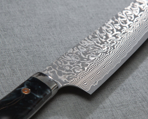 Yoshimi Kato R2/SG2 黑色大馬士革 210 毫米 Gyuto 帶穩定木/拋光青金石壓克力手柄